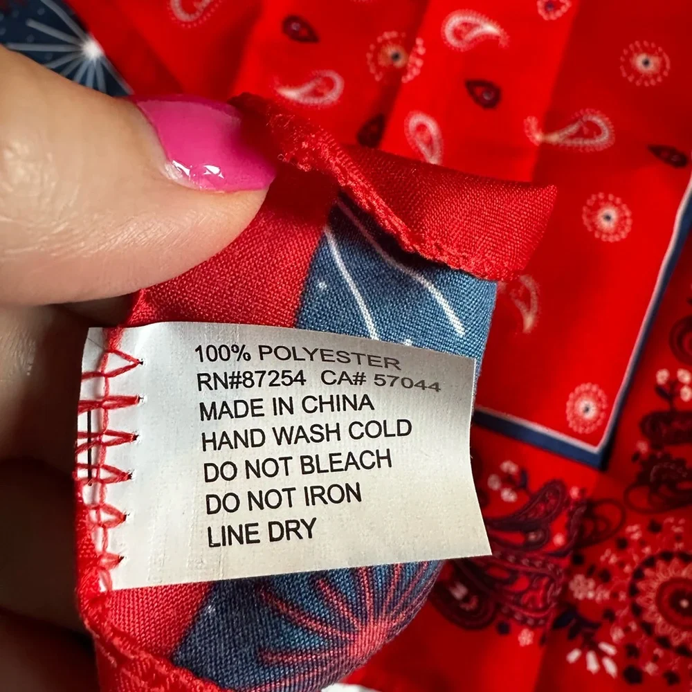 Patriotic Party Supplies Set with Fans, Necklaces, and Bandannas